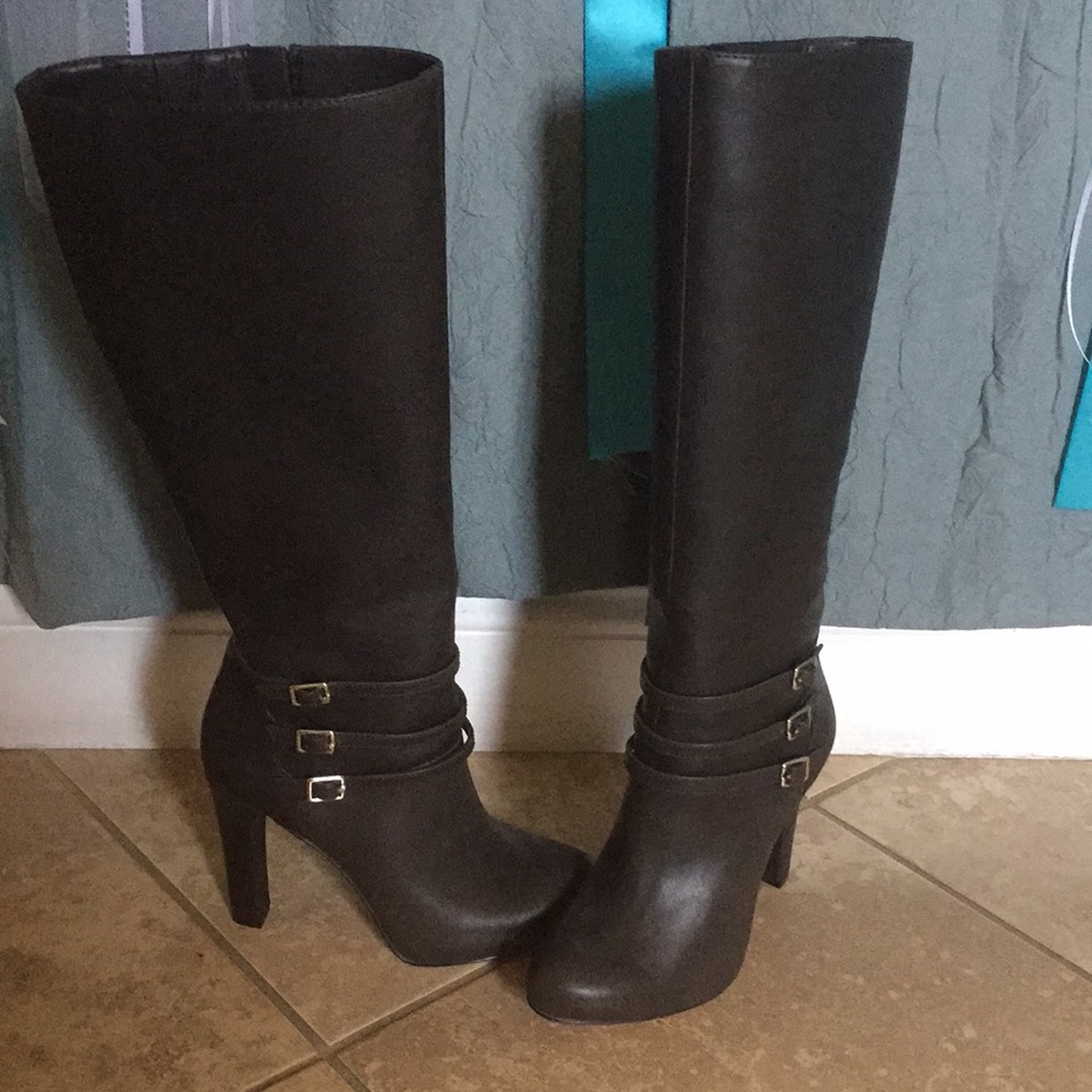 Inc international Boots, Bookey